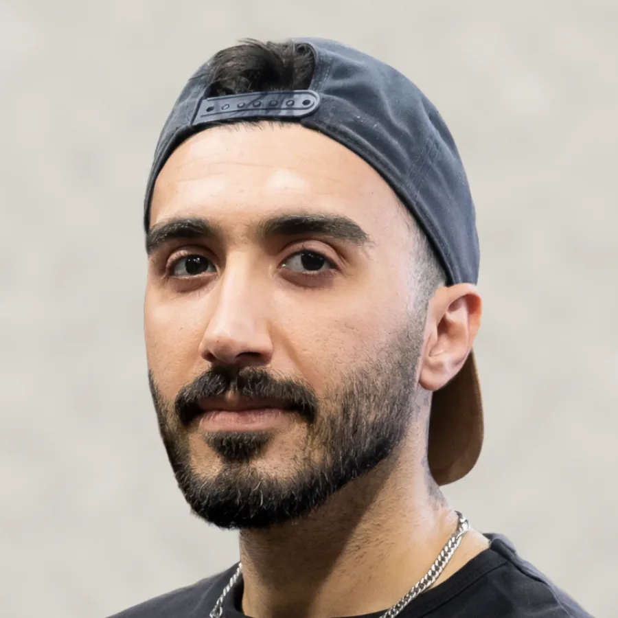 Vahid, barberare på Tailor's Barber Arninge