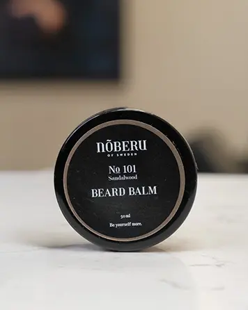 Nõberu of Sweden Beard Balm – lyxigt skäggbalsam som ger glans, fukt och form till skägget.
