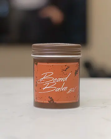 Tailor’s Grooming Beard Balm från Tailor’s Barber – vårdande skäggbalsam för ett mjukt och välvårdat skägg.